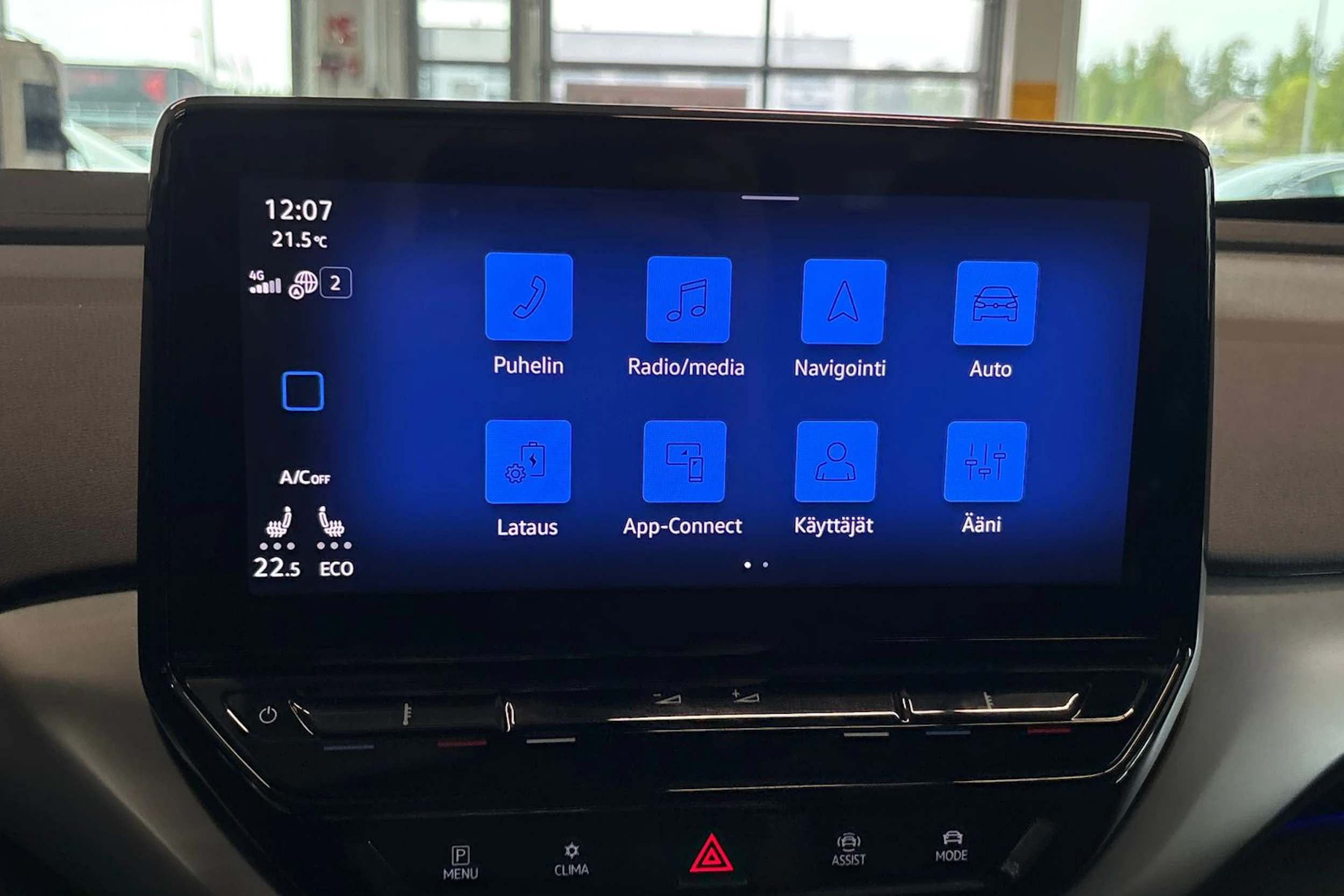 harmaa Volkswagen ID.4 2023 kuva 29.