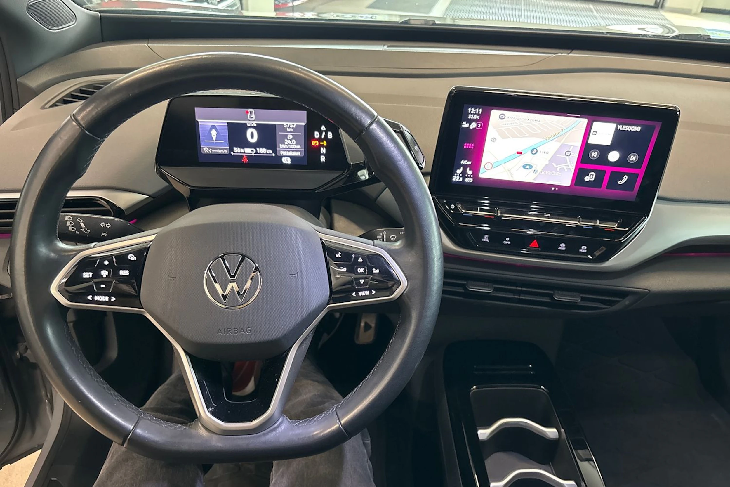 harmaa Volkswagen ID.4 2023 kuva 39.