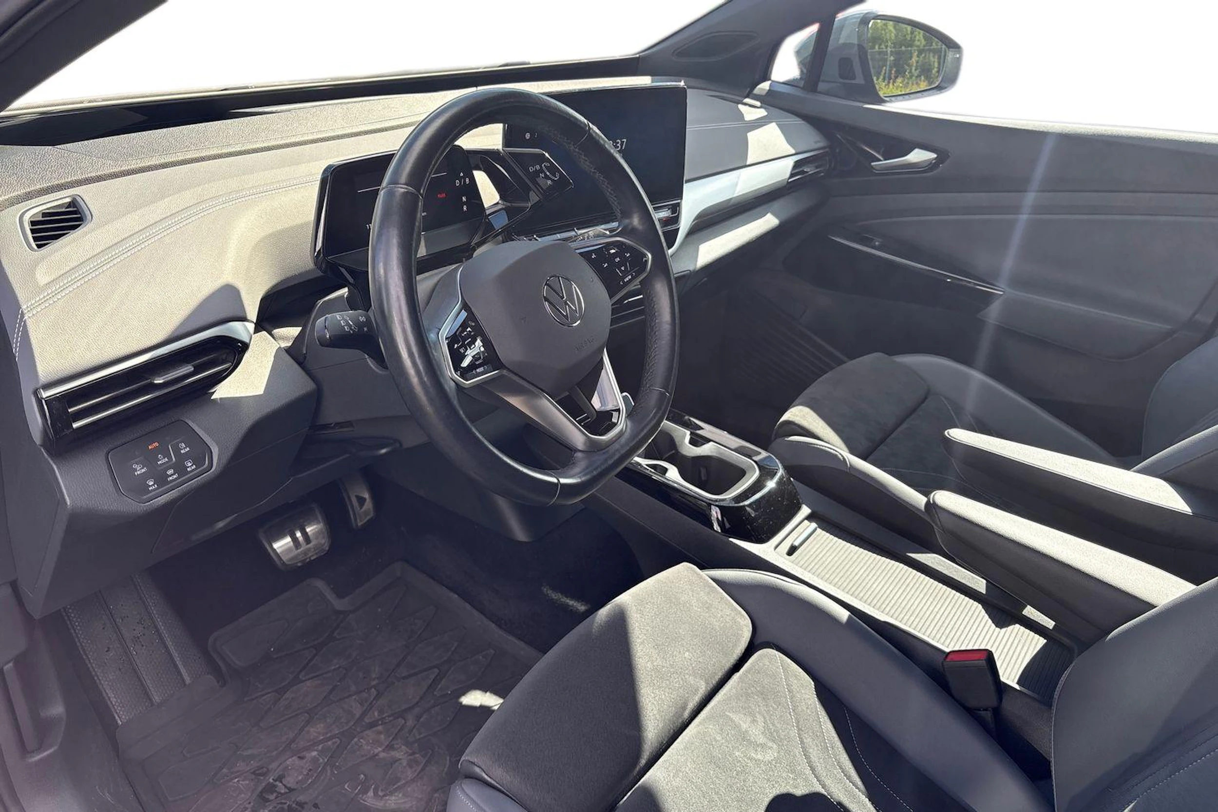harmaa Volkswagen ID.4 2023 kuva 3.