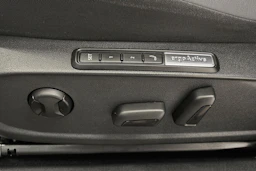 harmaa Volkswagen ID.4 2023 kuva 12.
