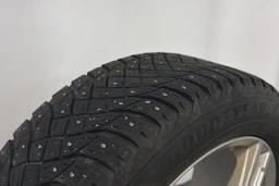 harmaa Volkswagen ID.4 2023 kuva 12.