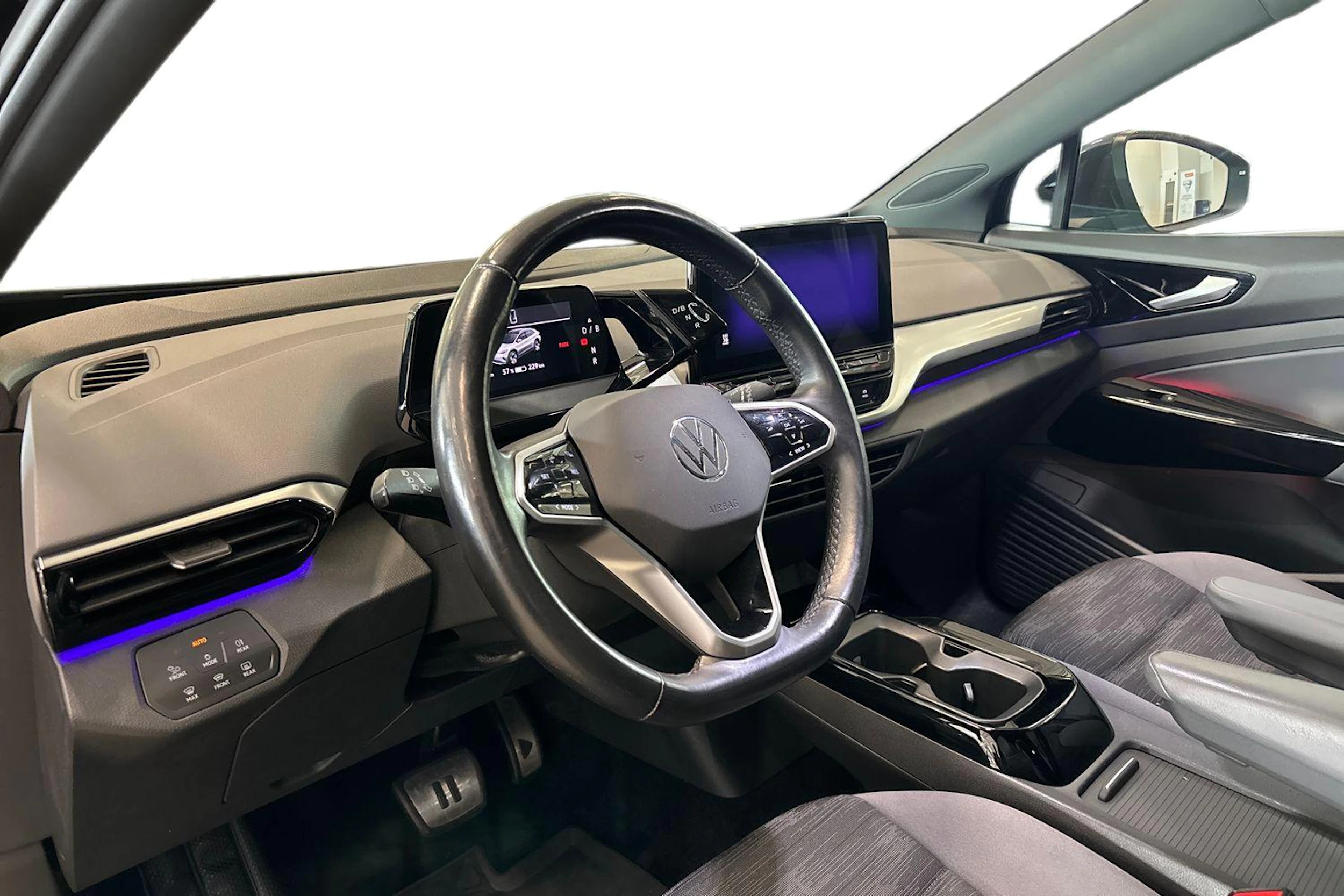 musta Volkswagen ID.4 2023 kuva 6.