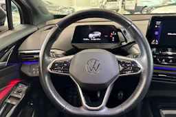musta Volkswagen ID.4 2023 kuva 12.