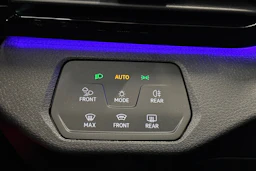 musta Volkswagen ID.4 2023 kuva 17.