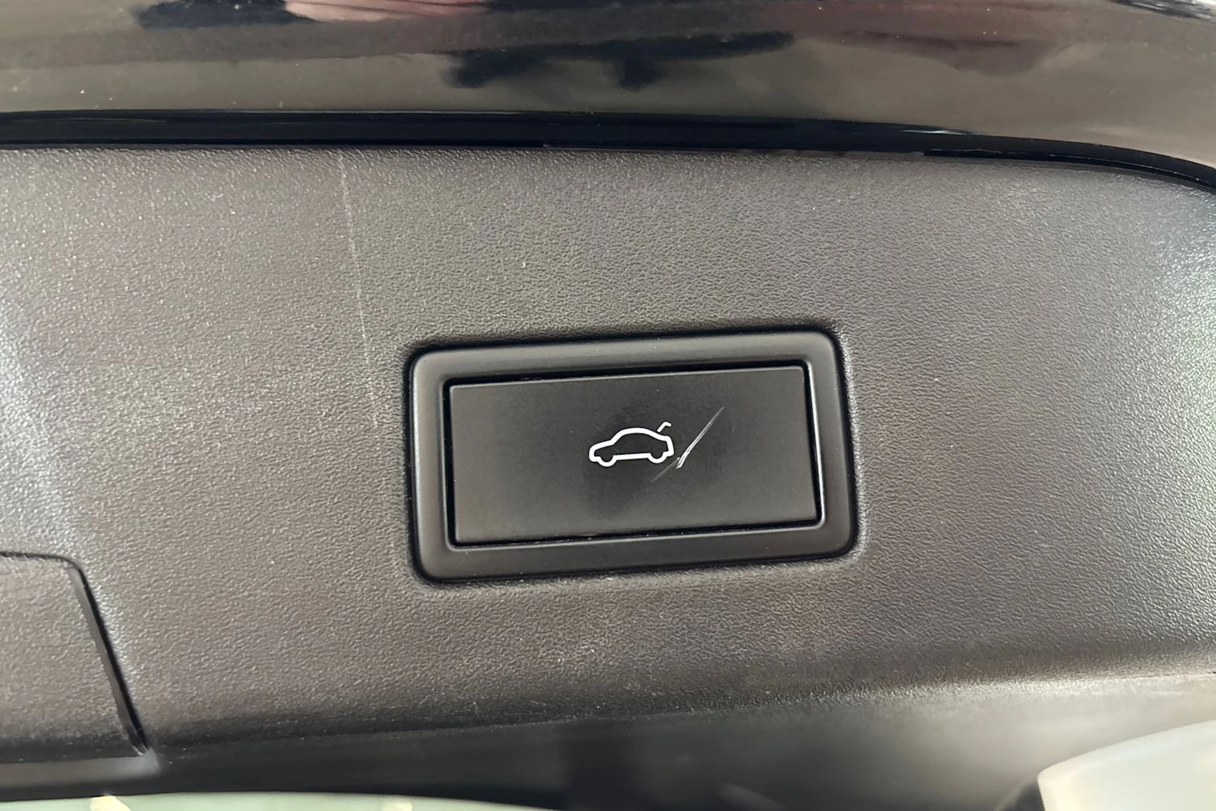 musta Volkswagen ID.4 2023 kuva 36.