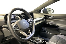 Sininen Volkswagen ID.4 2023 kuva 7.