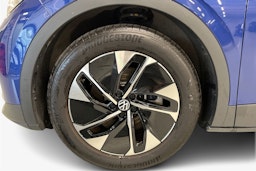 Sininen Volkswagen ID.4 2023 kuva 11.