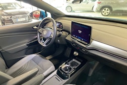 sininen Volkswagen ID.4 2023 kuva 12.