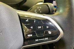 sininen Volkswagen ID.4 2023 kuva 14.
