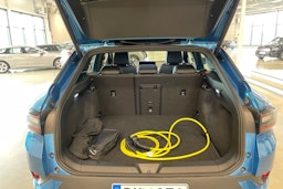 sininen Volkswagen ID.4 2023 kuva 39.