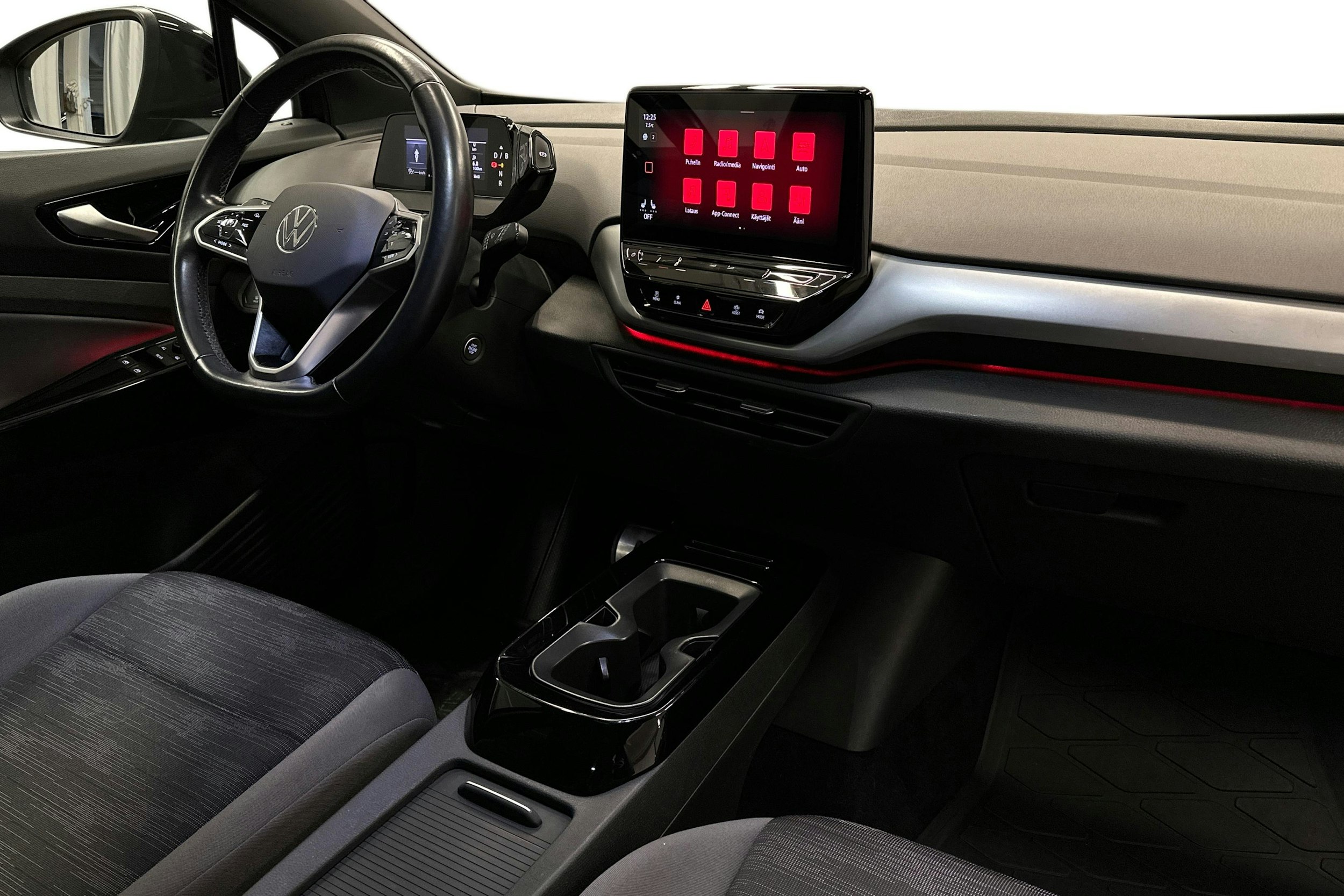 musta Volkswagen ID.4 2023 kuva 7.