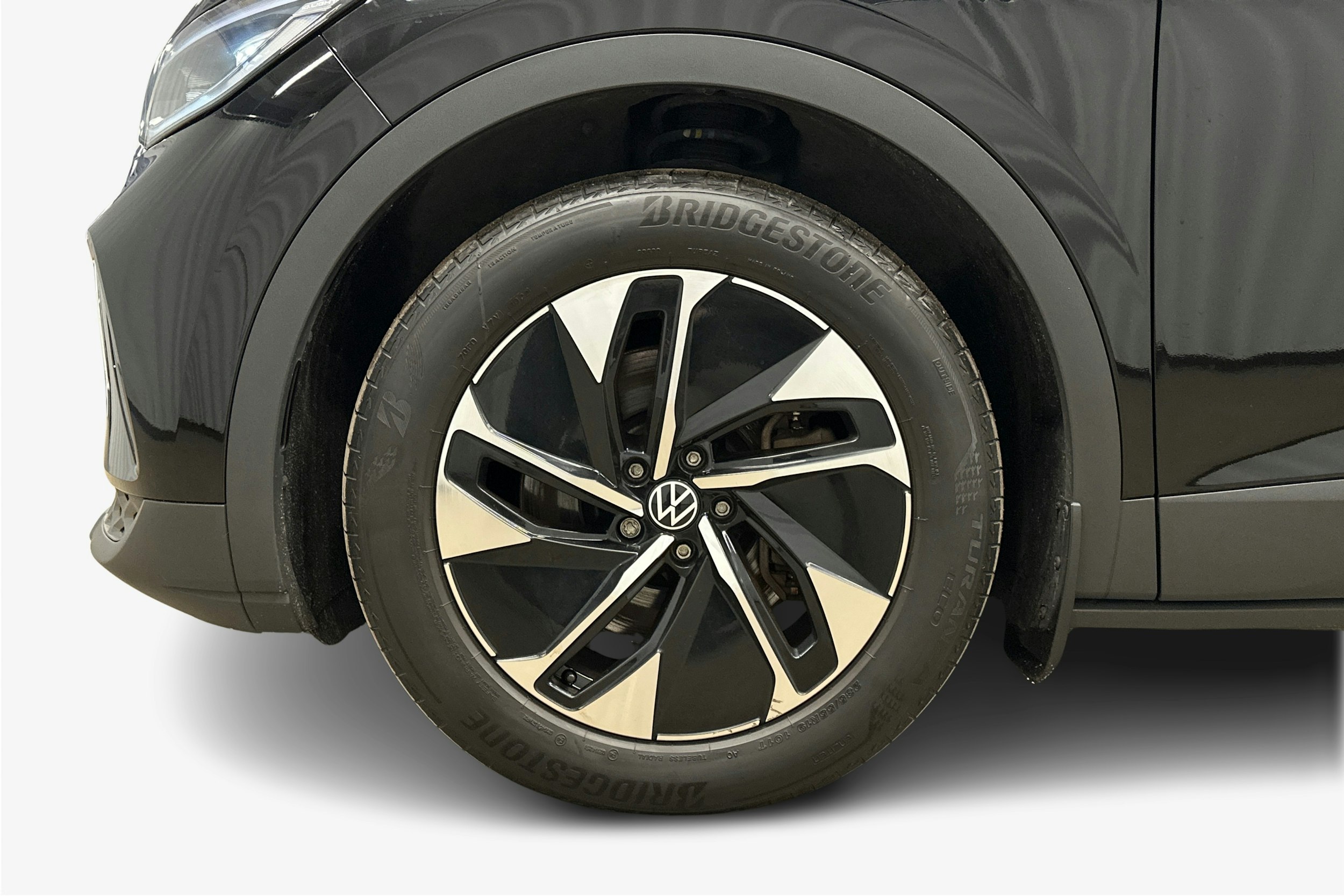 musta Volkswagen ID.4 2023 kuva 9.