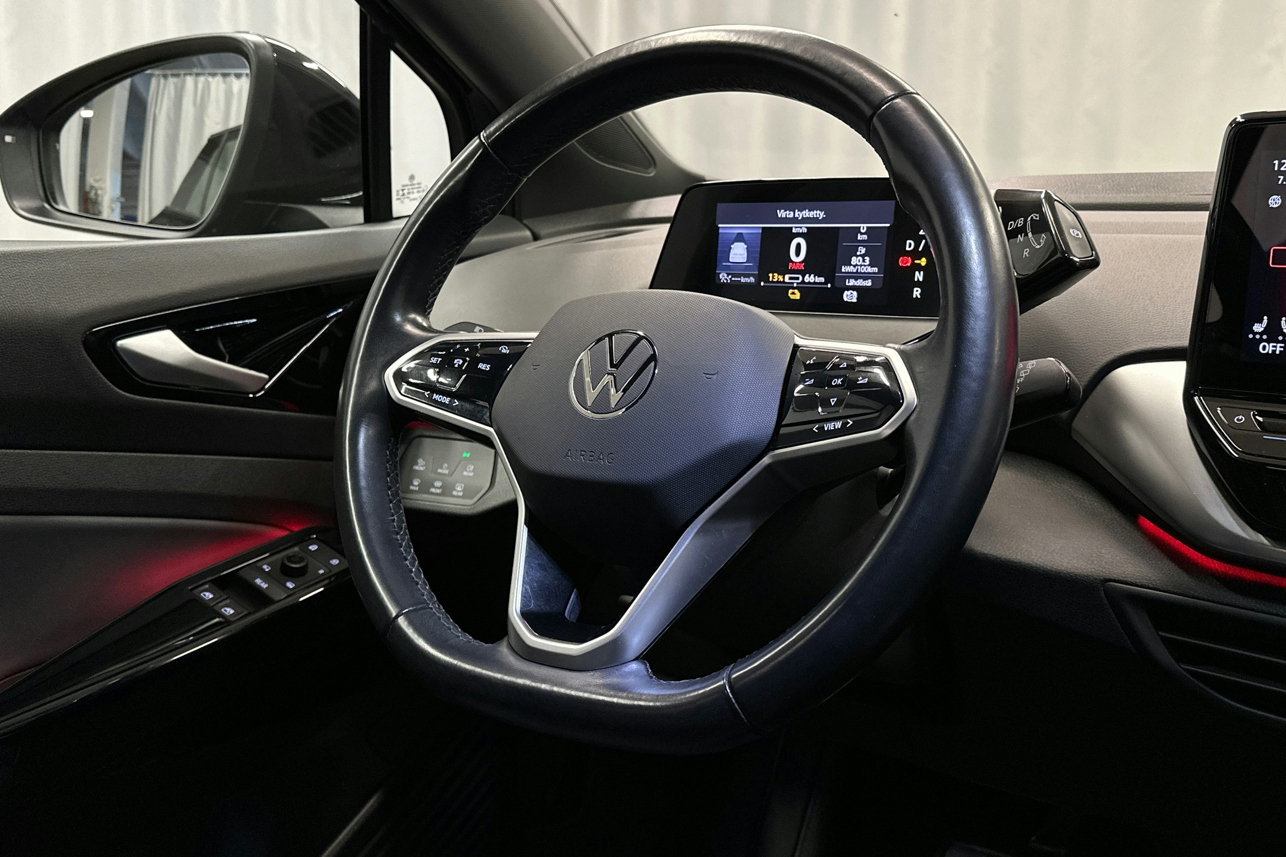 musta Volkswagen ID.4 2023 kuva 14.