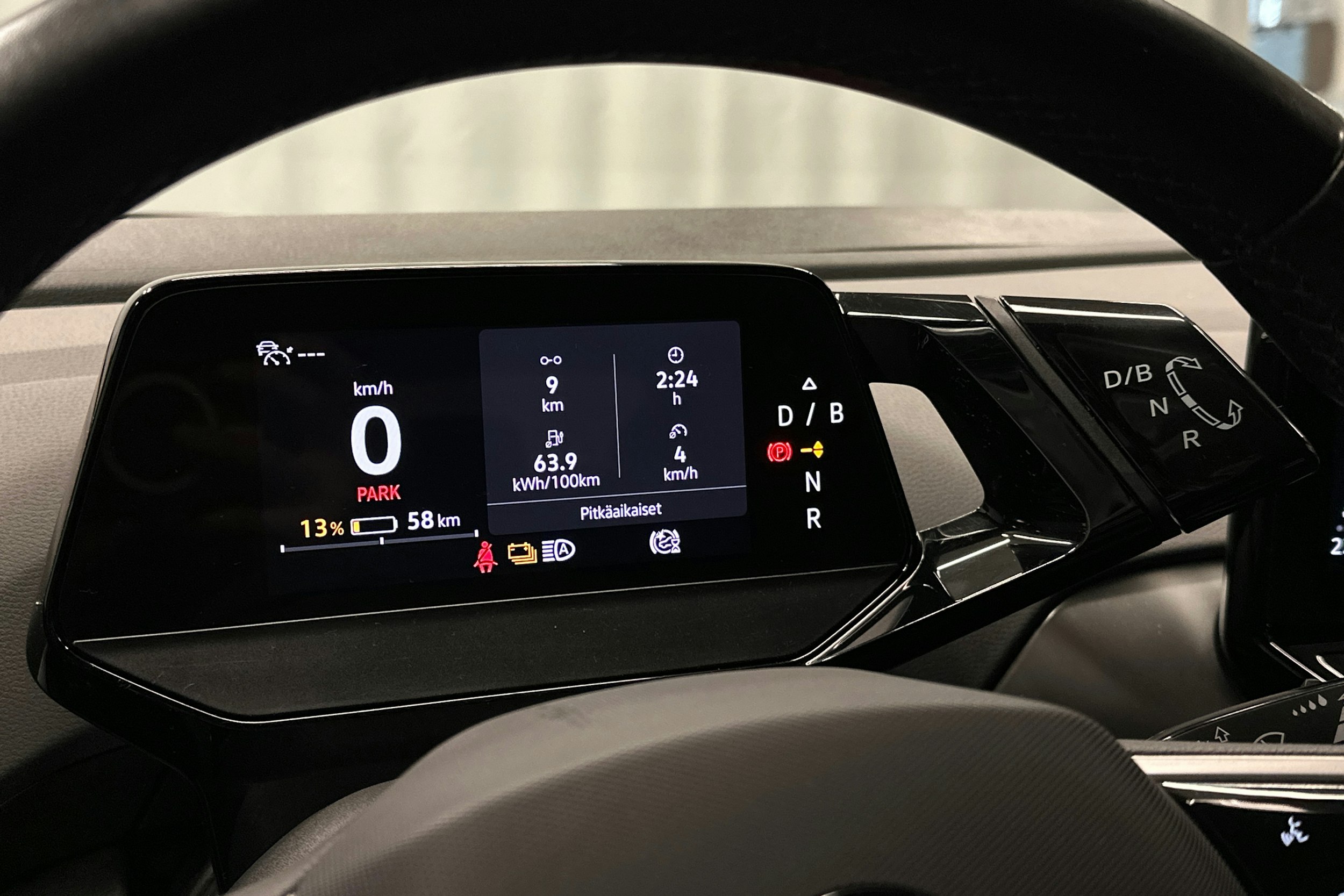 musta Volkswagen ID.4 2023 kuva 17.