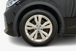 musta Volkswagen ID.4 2023 kuva 11.