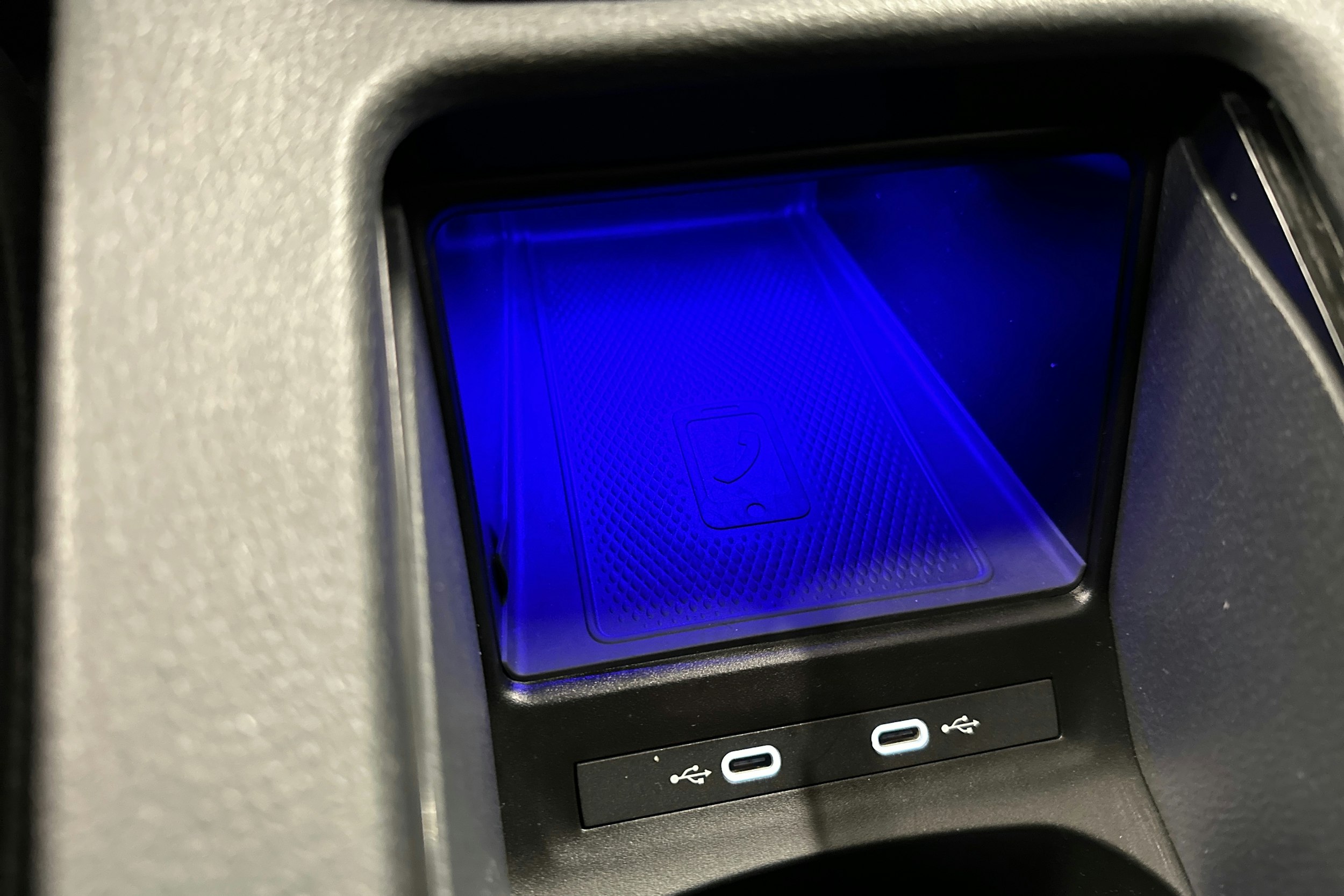 musta Volkswagen ID.4 2023 kuva 21.