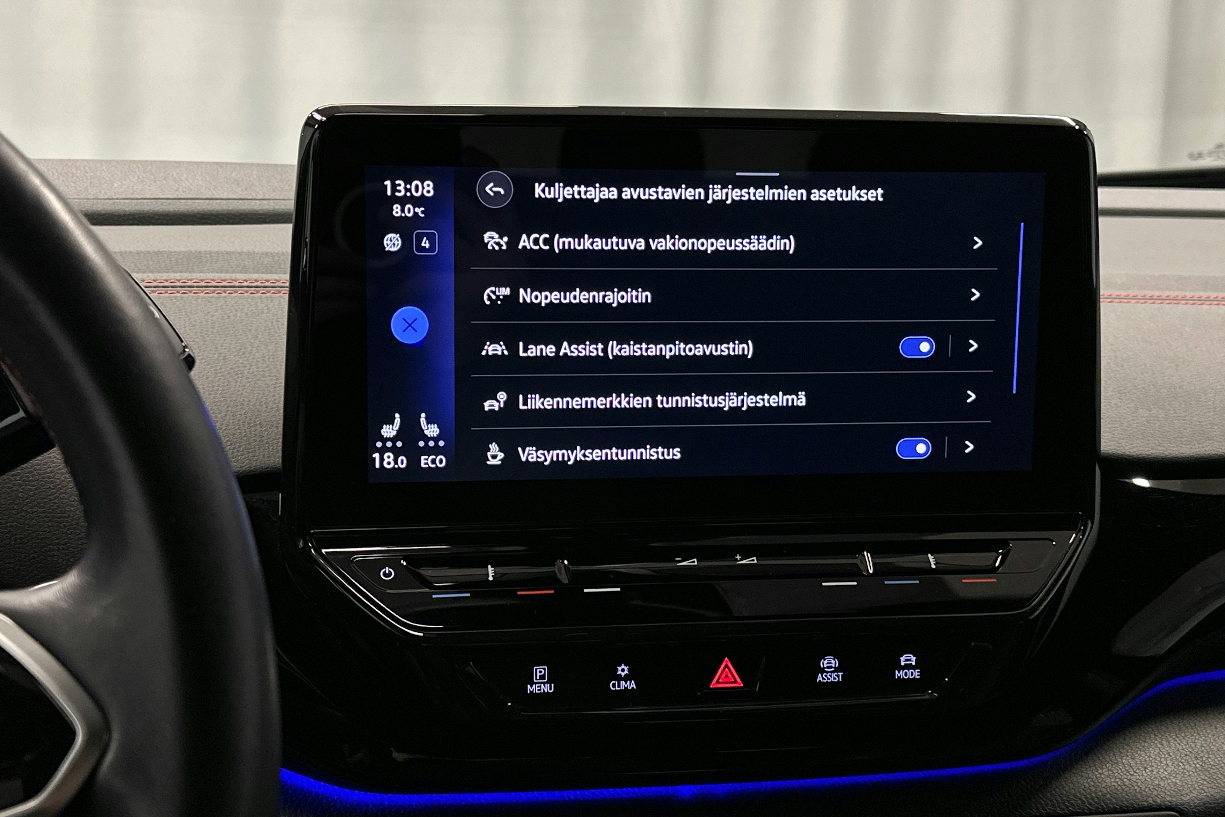 musta Volkswagen ID.4 2023 kuva 24.