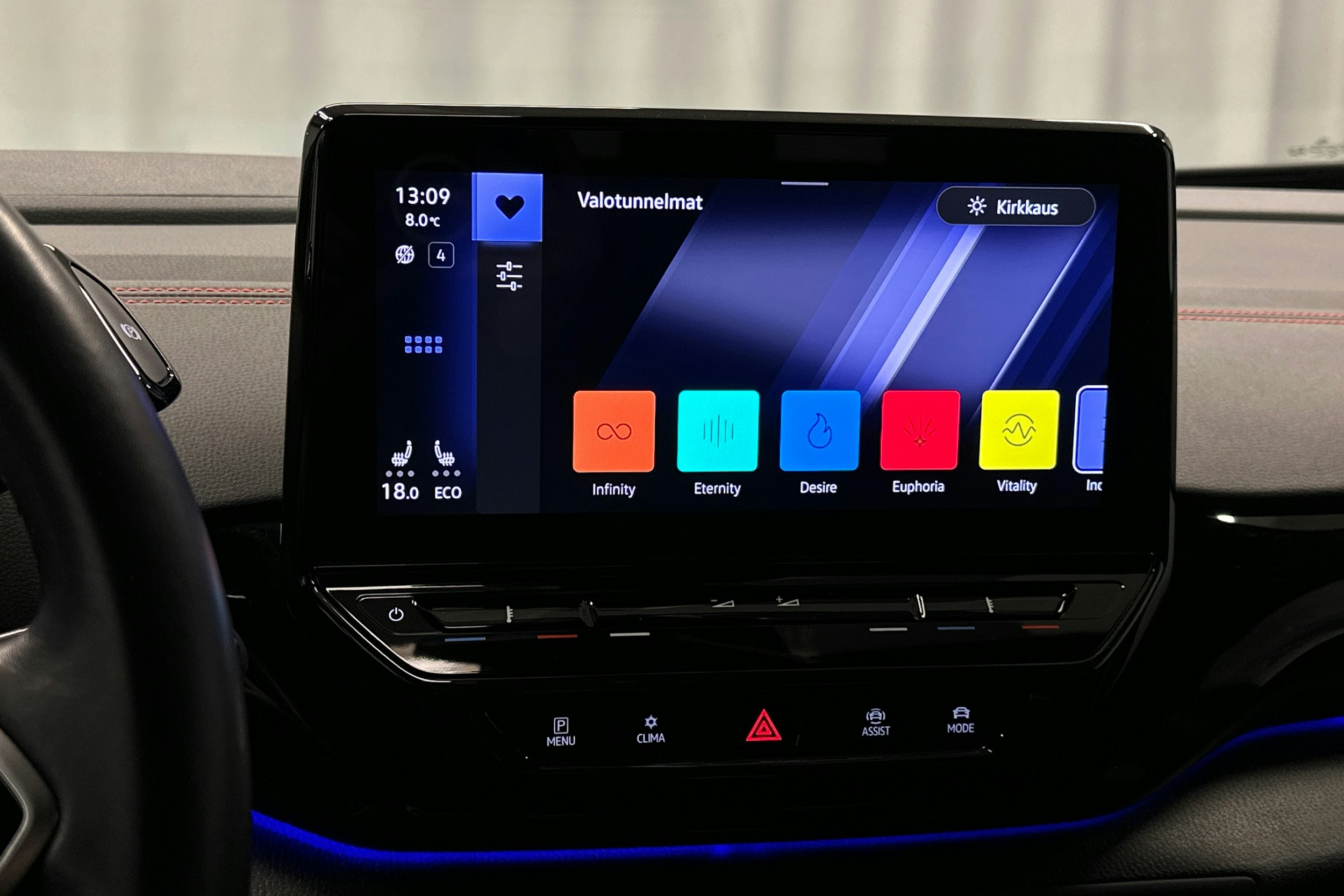 musta Volkswagen ID.4 2023 kuva 28.