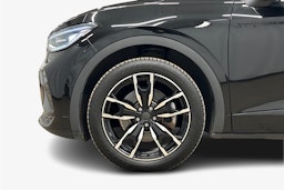 musta Volkswagen ID.4 2023 kuva 11.