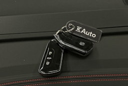 musta Volkswagen ID.4 2023 kuva 31.