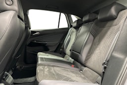 harmaa Volkswagen ID.4 2023 kuva 10.