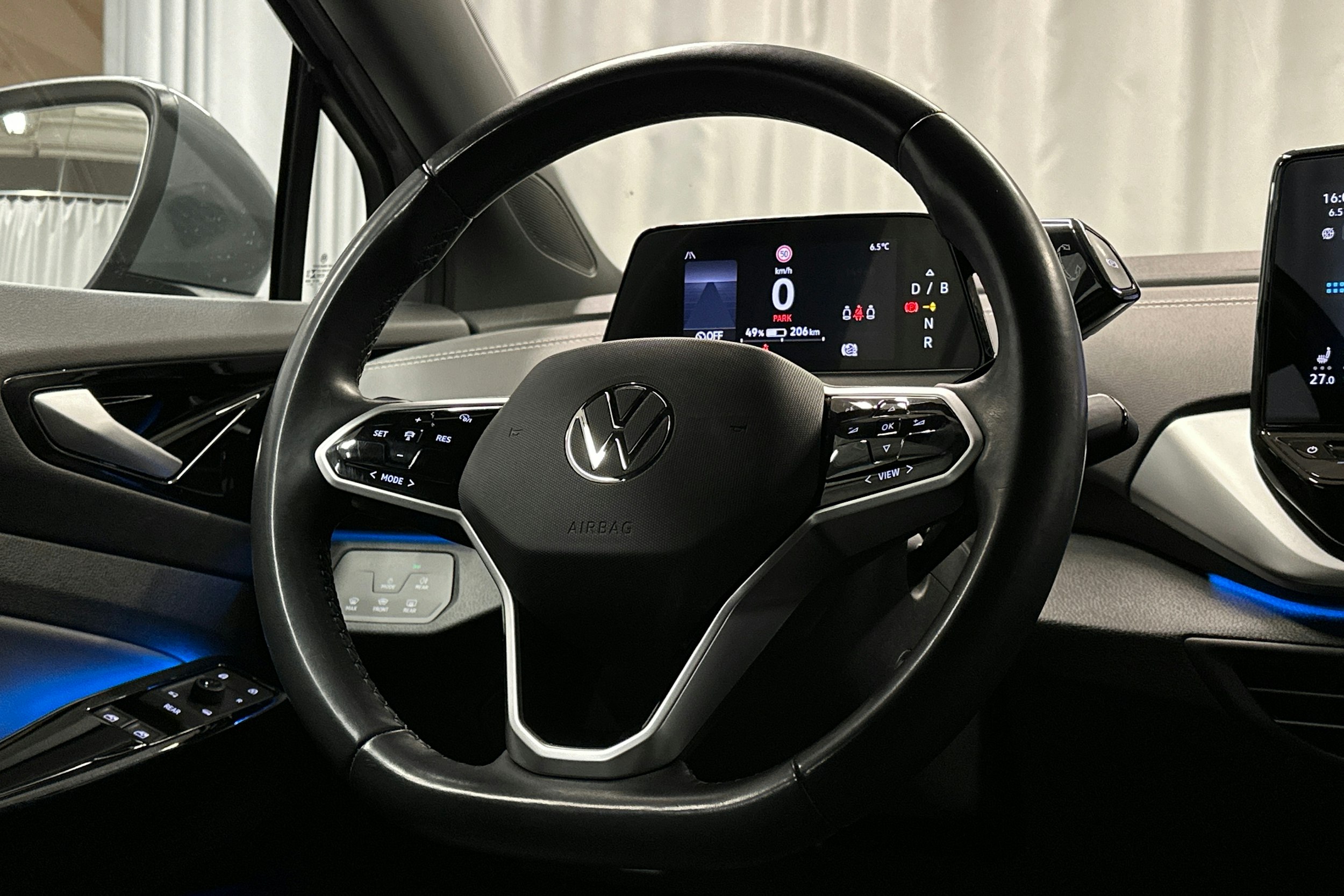 harmaa Volkswagen ID.4 2023 kuva 17.