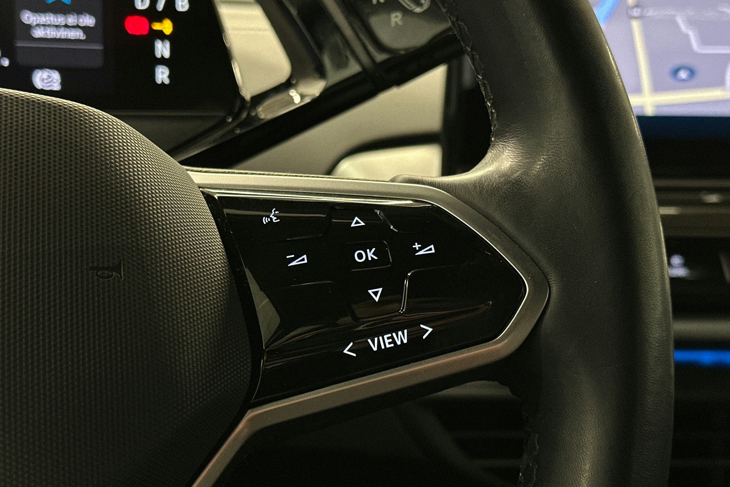 harmaa Volkswagen ID.4 2023 kuva 19.