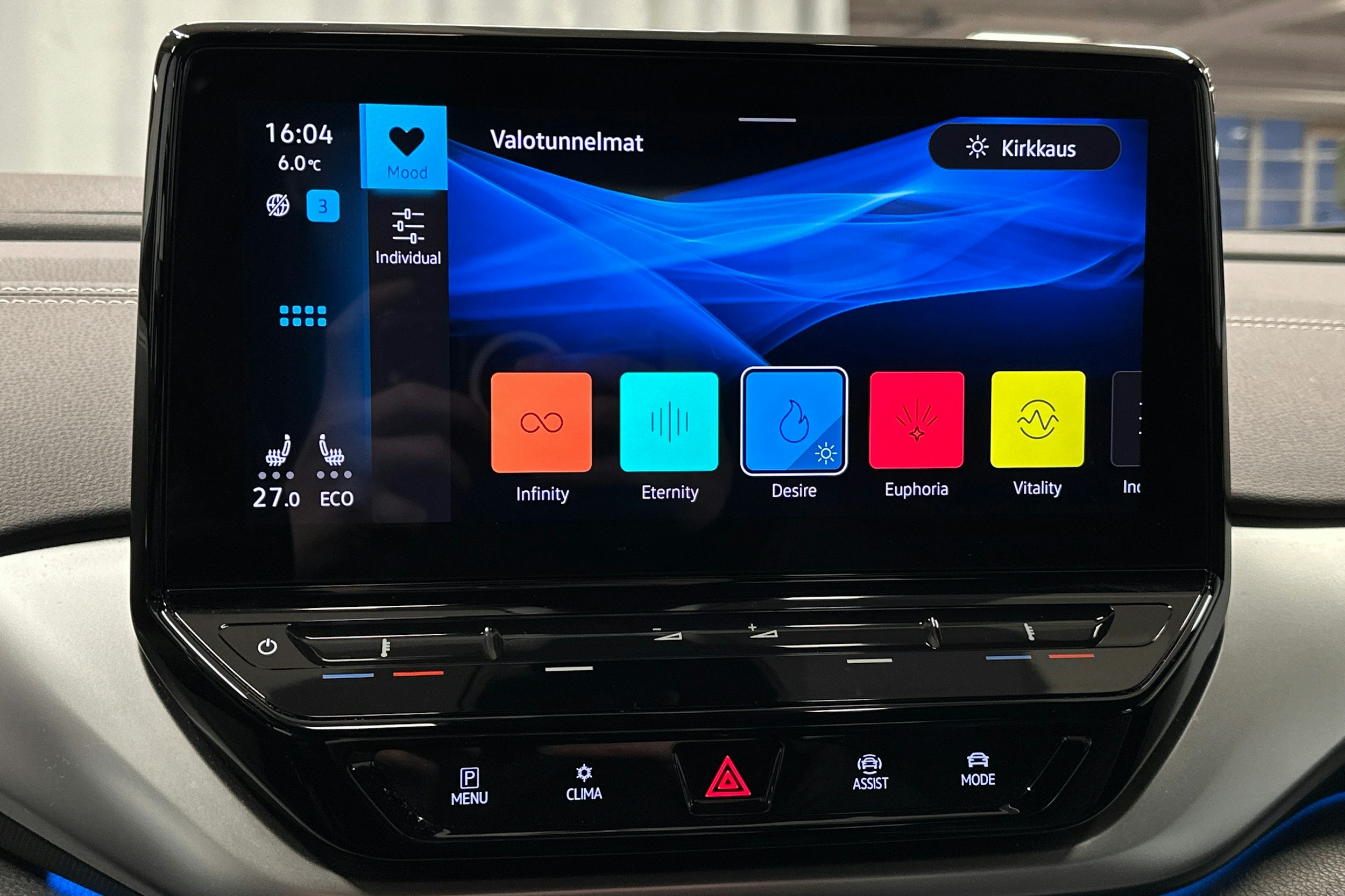 harmaa Volkswagen ID.4 2023 kuva 23.