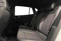 valkoinen Volkswagen ID.4 2023 kuva 10.