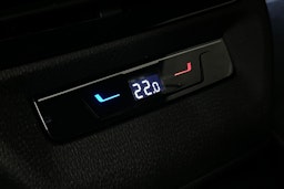 valkoinen Volkswagen ID.4 2023 kuva 17.