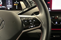 valkoinen Volkswagen ID.4 2023 kuva 21.