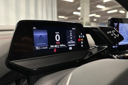 valkoinen Volkswagen ID.4 2023 kuva 22.