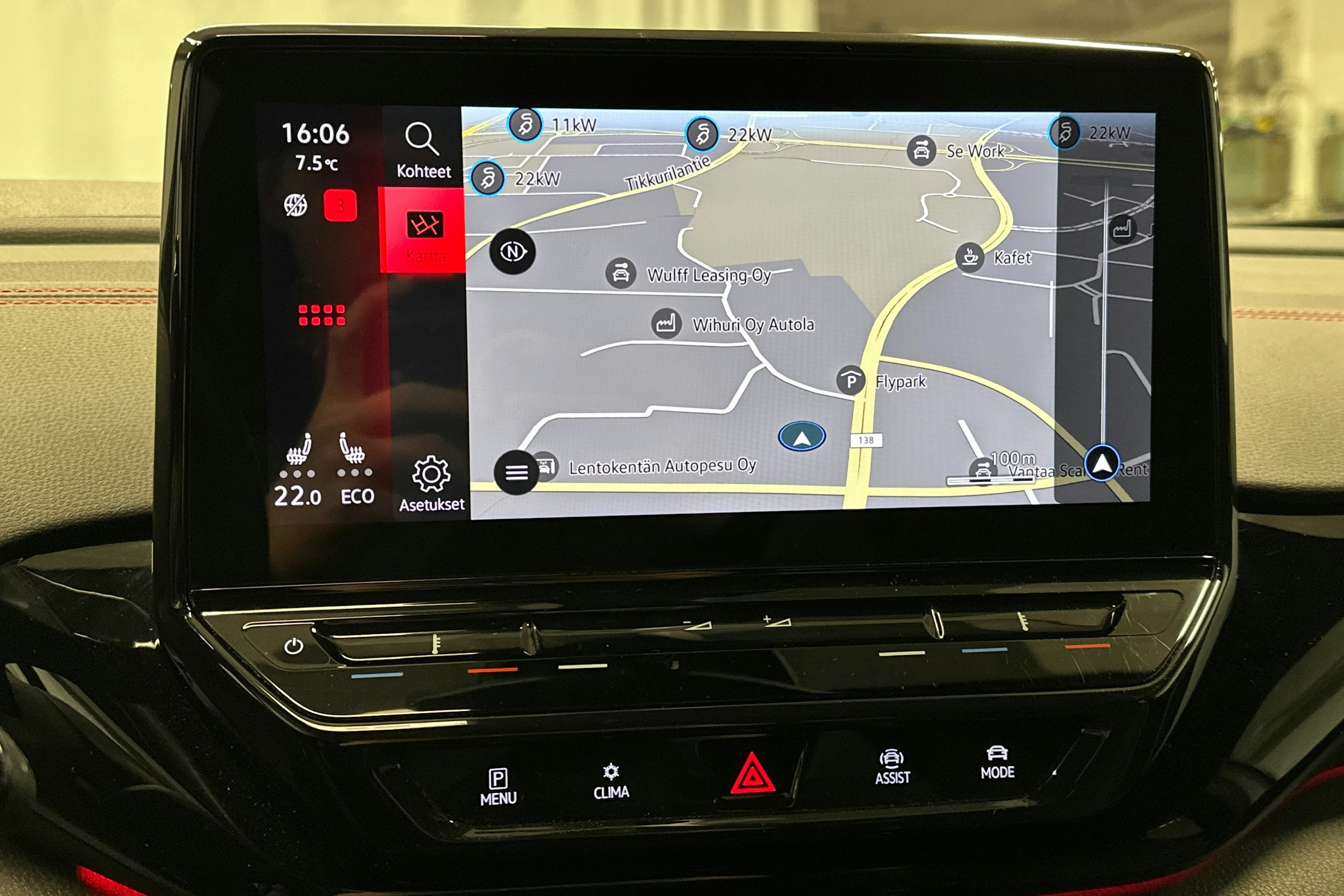 valkoinen Volkswagen ID.4 2023 kuva 23.