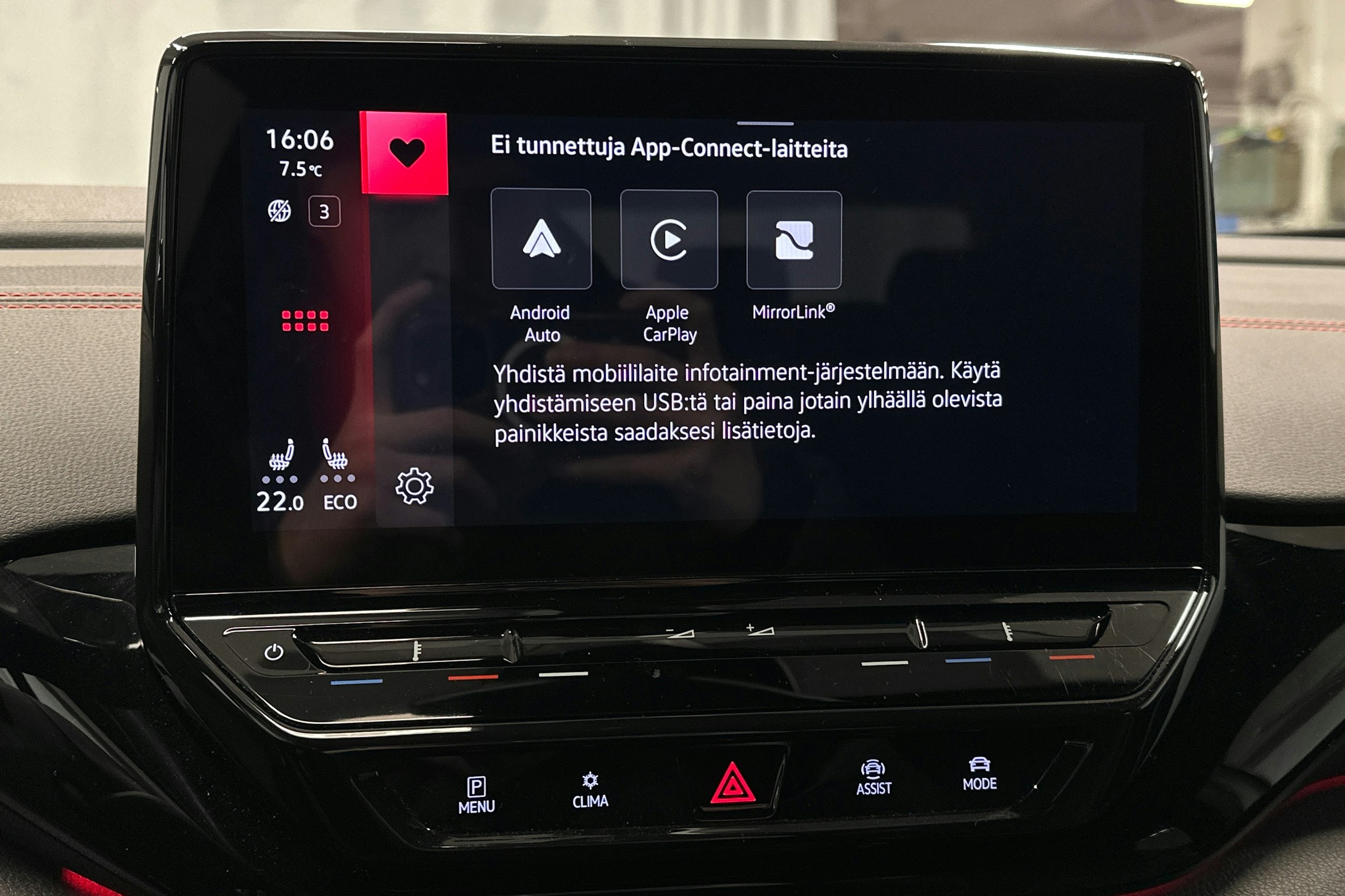 valkoinen Volkswagen ID.4 2023 kuva 24.