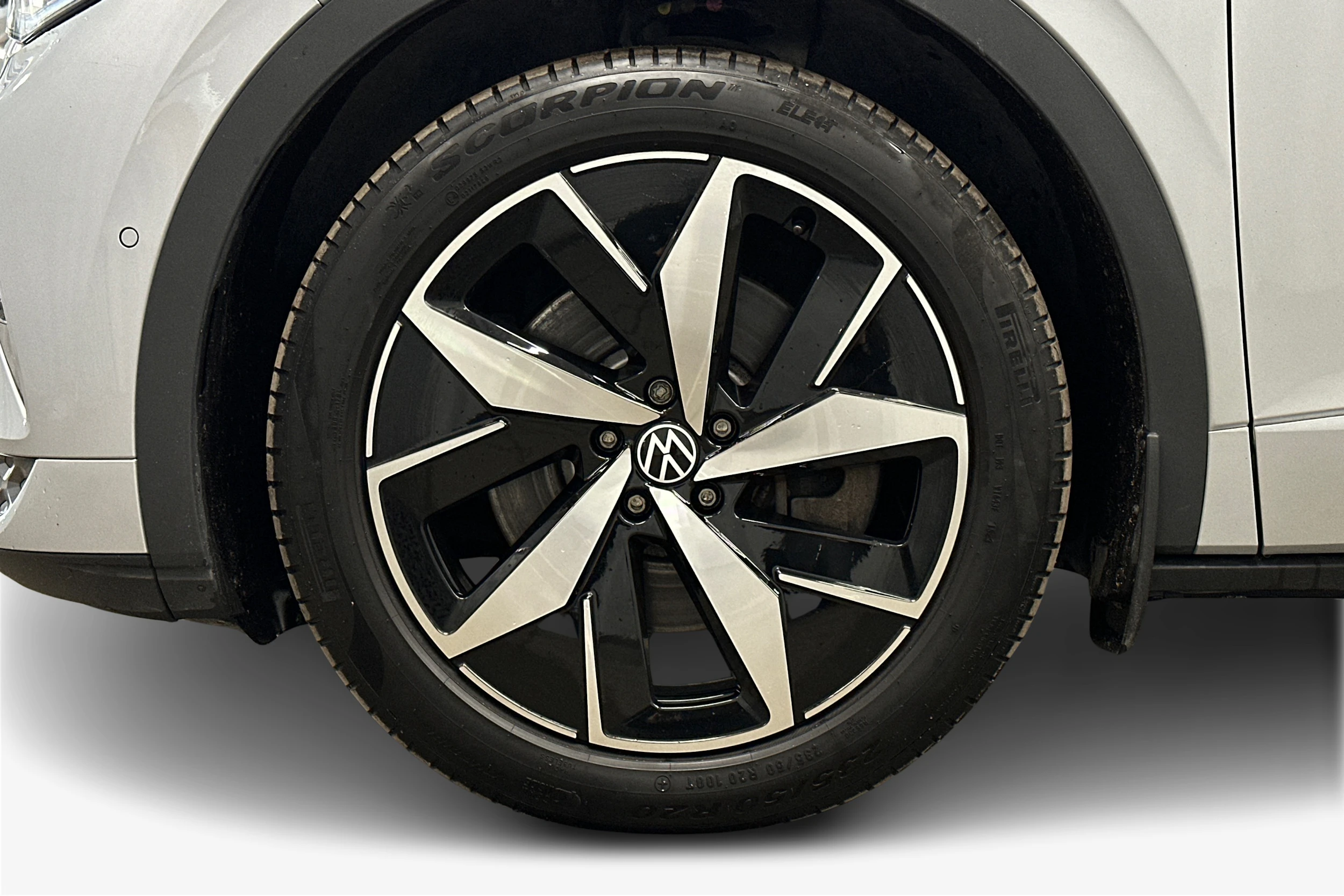 hopea Volkswagen ID.4 2023 kuva 9.