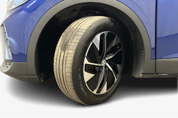 sininen Volkswagen ID.4 2023 kuva 9.
