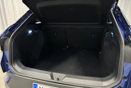 sininen Volkswagen ID.4 2023 kuva 35.
