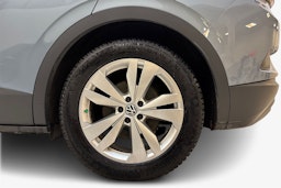 sininen Volkswagen ID.4 2023 kuva 9.