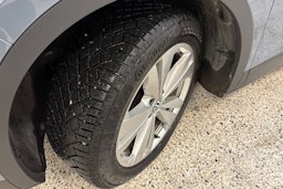 sininen Volkswagen ID.4 2023 kuva 10.