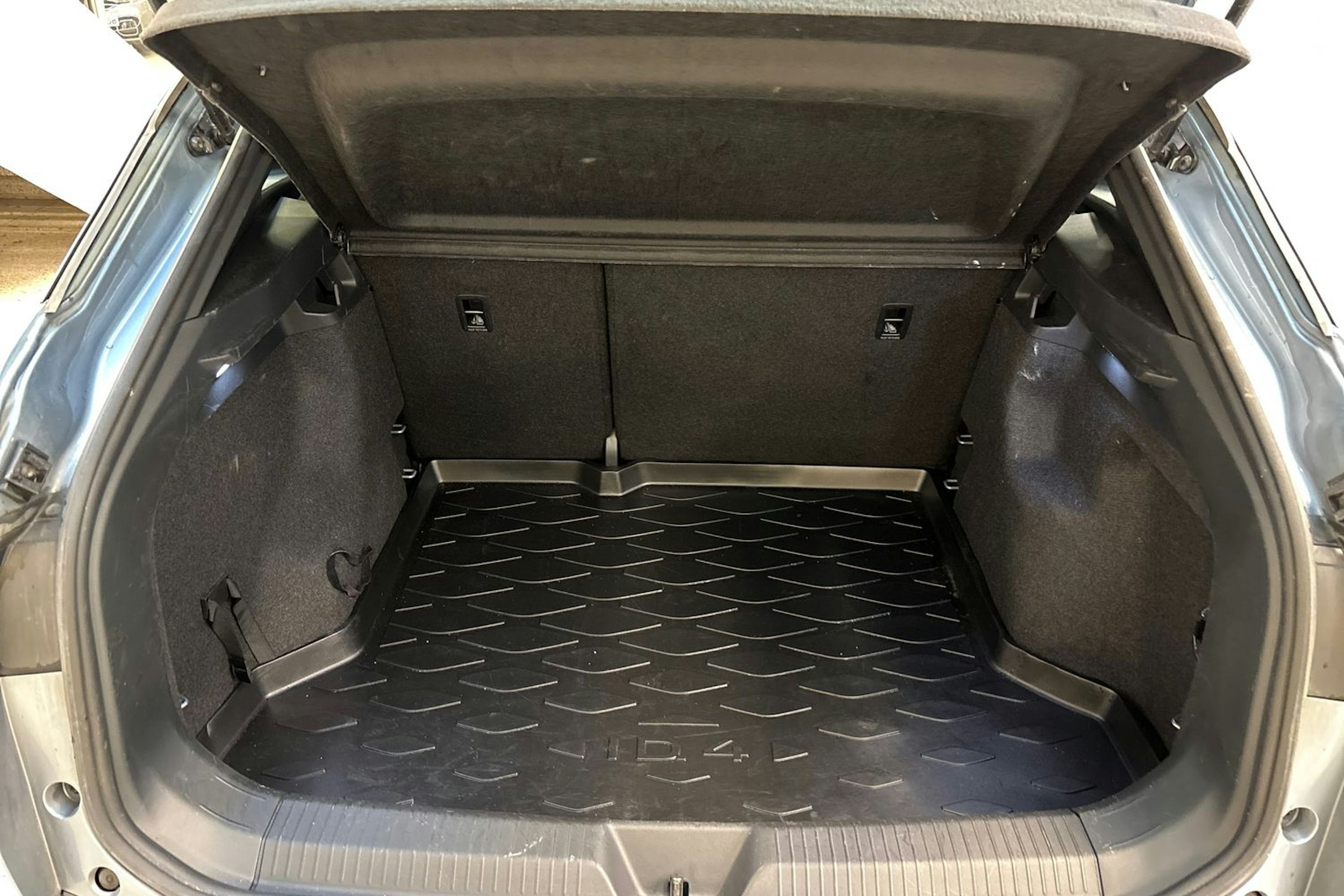 sininen Volkswagen ID.4 2023 kuva 12.