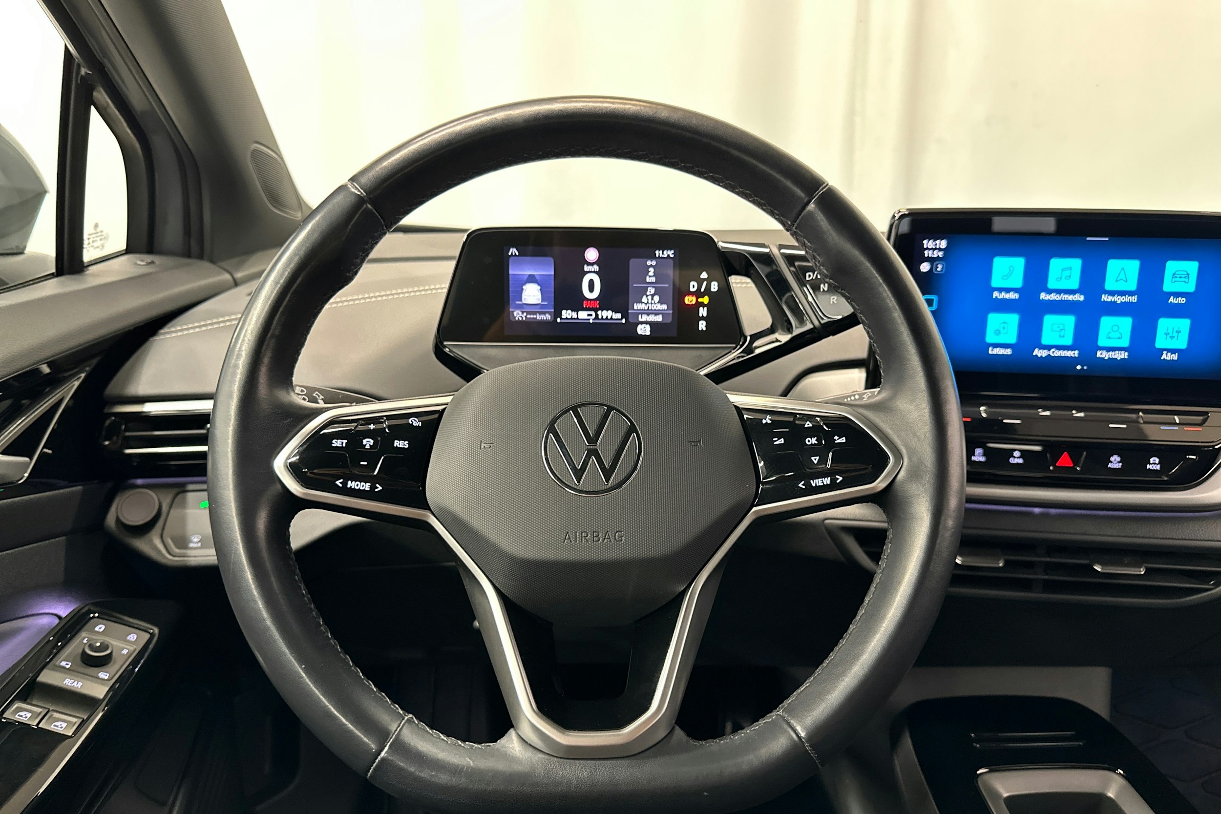 harmaa Volkswagen ID.4 2023 kuva 21.