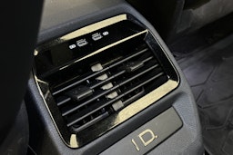 harmaa Volkswagen ID.4 2023 kuva 30.