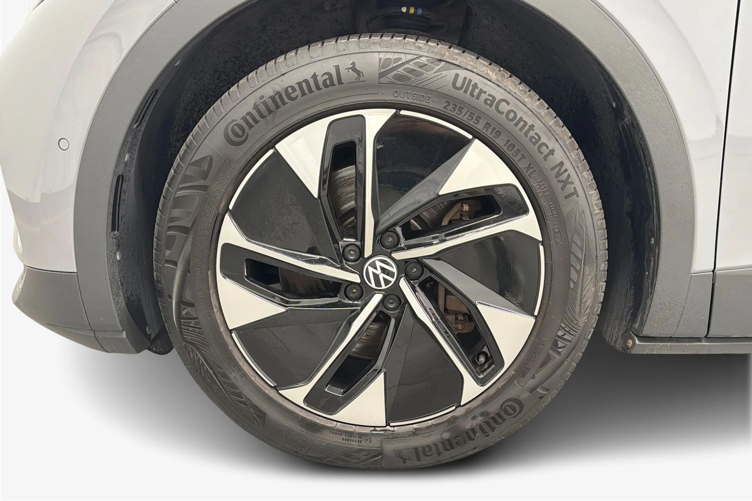 harmaa Volkswagen ID.4 2023 kuva 9.
