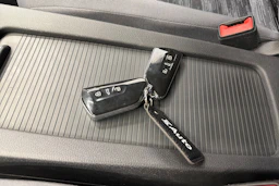 harmaa Volkswagen ID.4 2023 kuva 29.