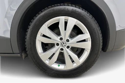 harmaa Volkswagen ID.4 2023 kuva 9.