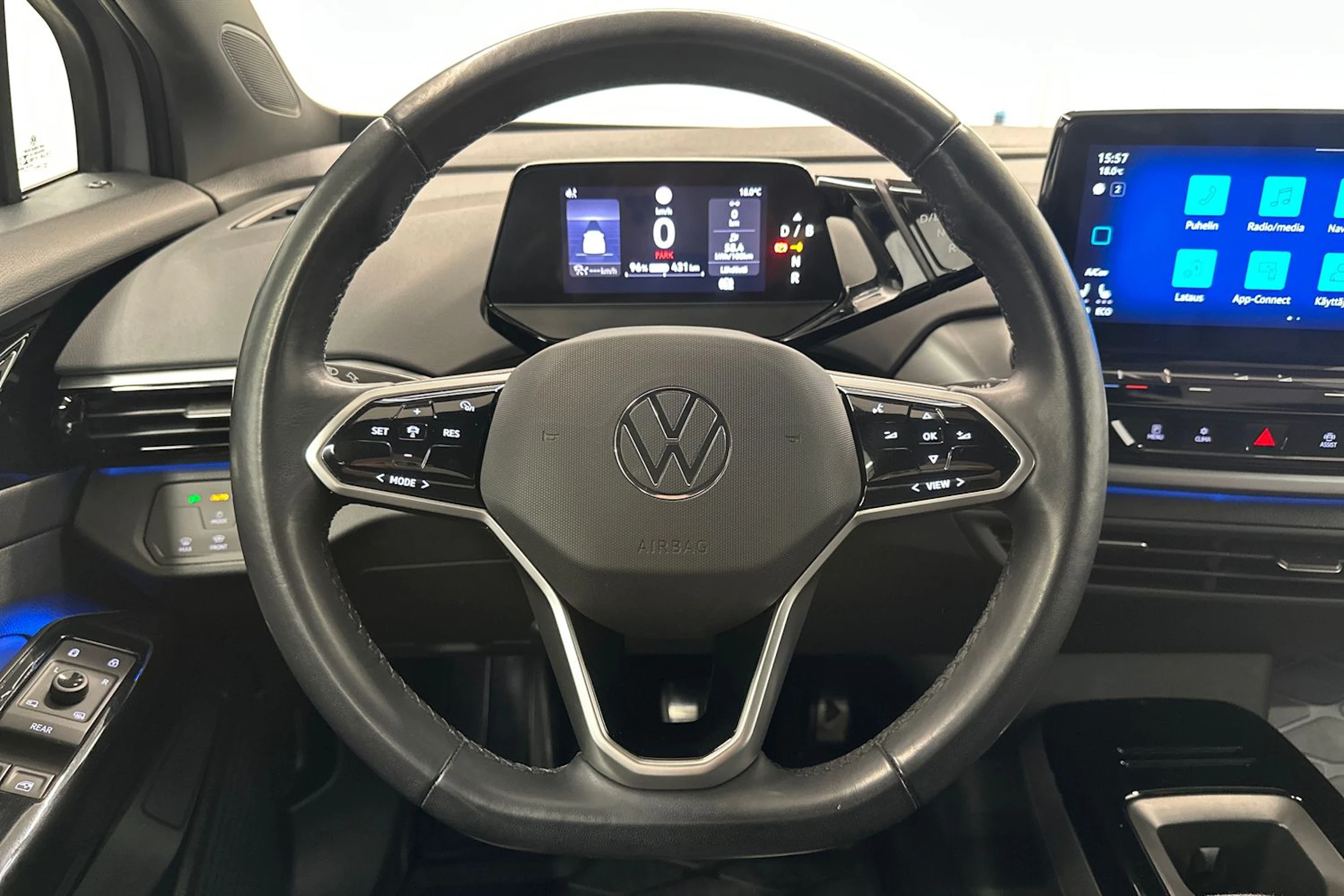 harmaa Volkswagen ID.4 2023 kuva 12.