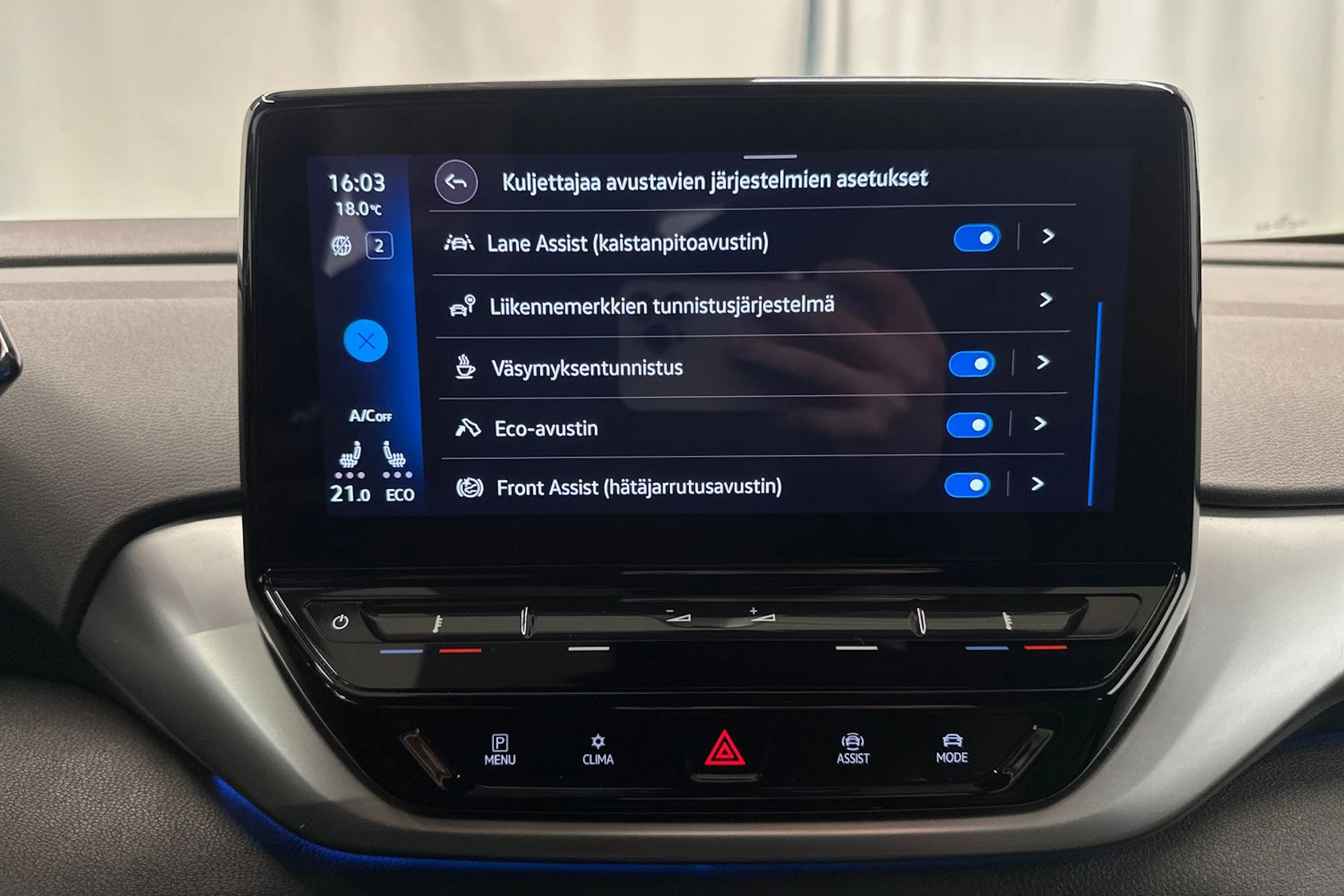 harmaa Volkswagen ID.4 2023 kuva 28.