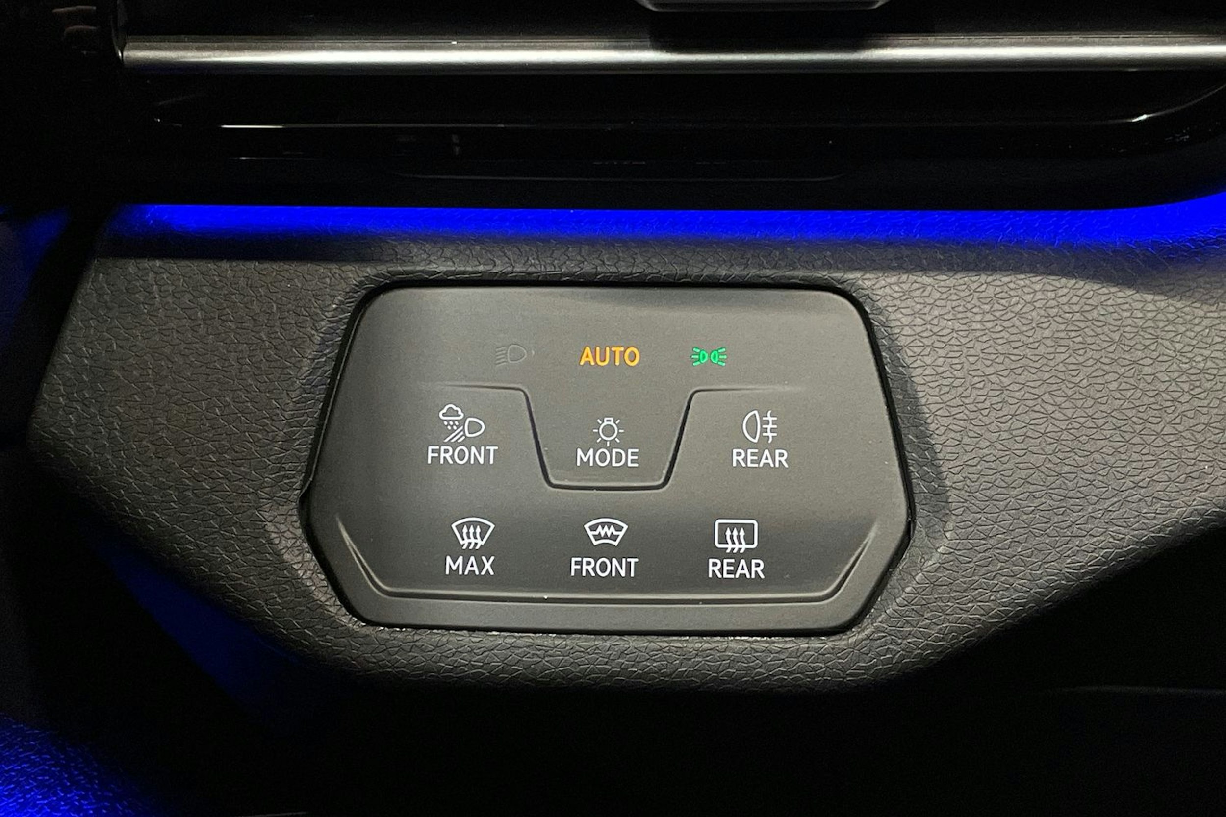 Musta Volkswagen ID.4 2023 kuva 25.