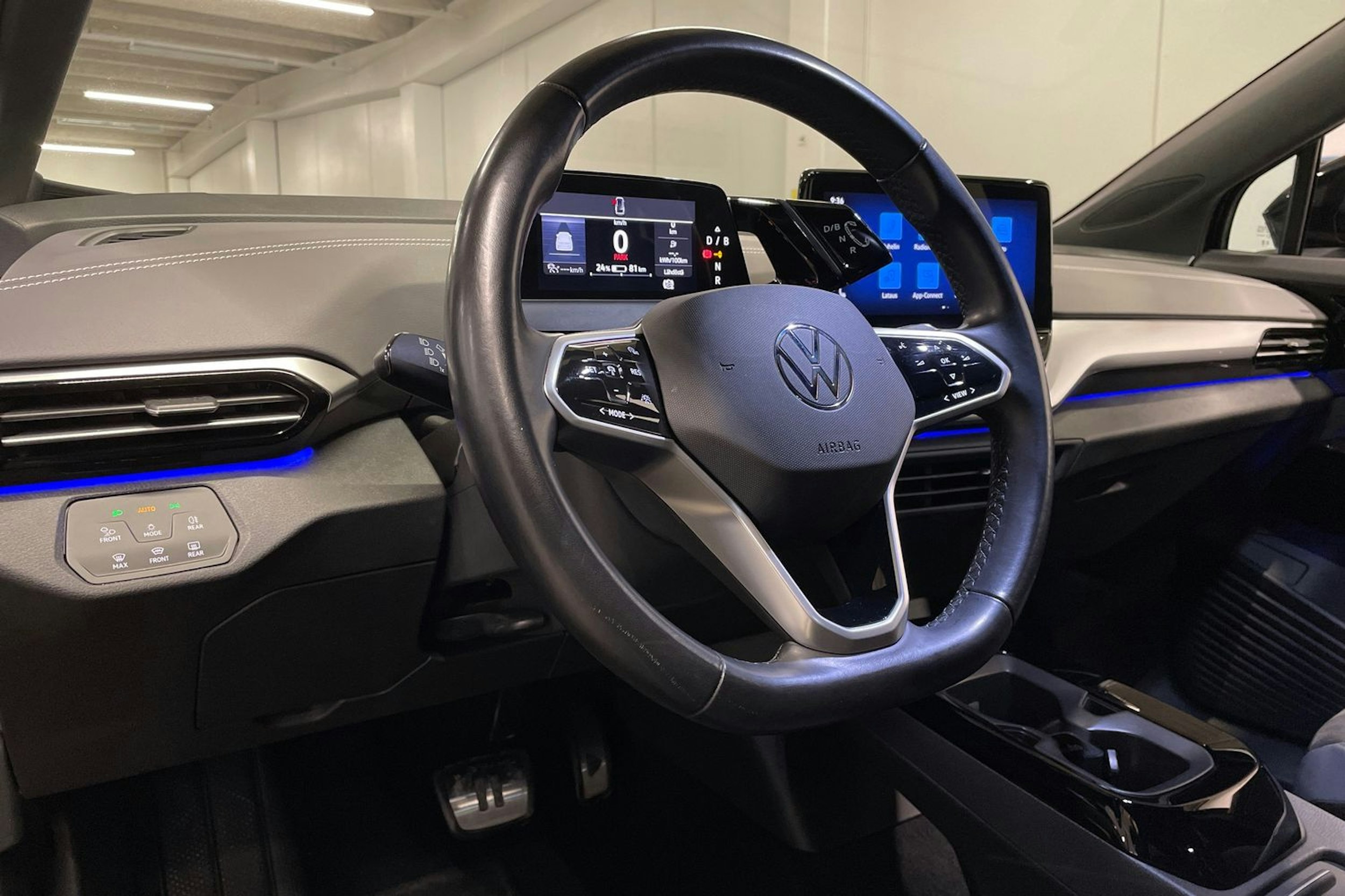 Musta Volkswagen ID.4 2023 kuva 28.