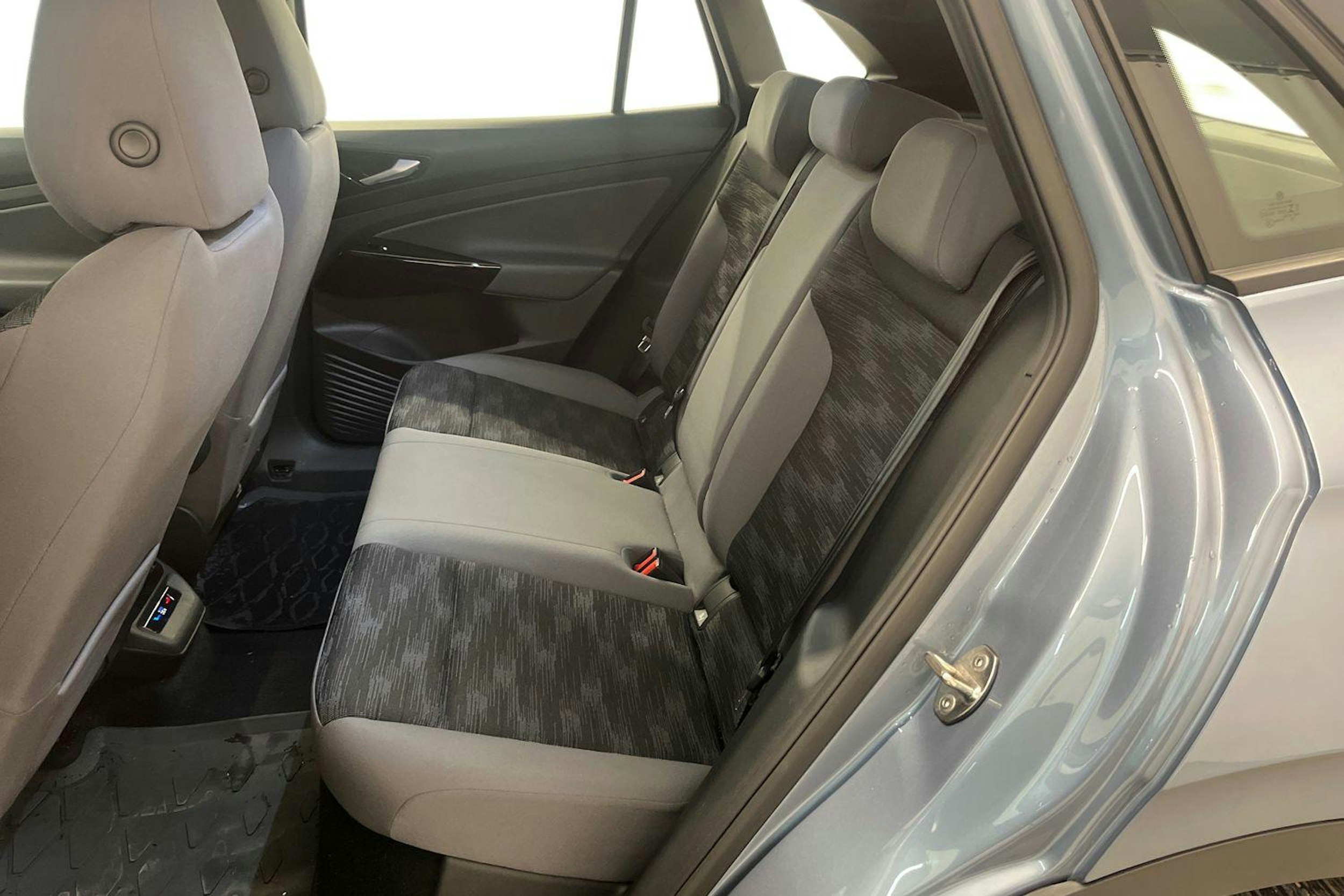 sininen Volkswagen ID.4 2023 kuva 8.